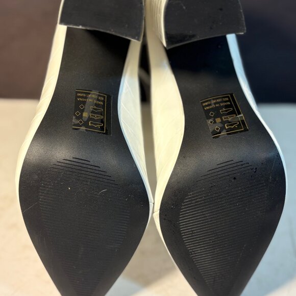 NWT White Faux Leather Heeled Textured Ankle Boots Size 9 New Altar'd State - Picture 2 of 4